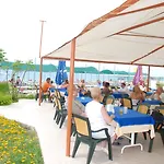Отель Linda 5*