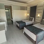 Linda Hotel Sidé
